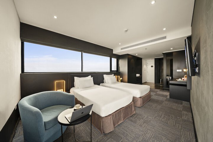 Room 34 of 80