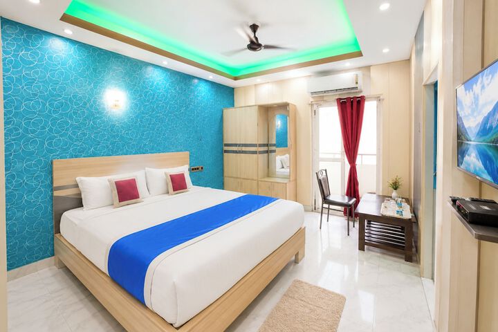 Room 3 of 20