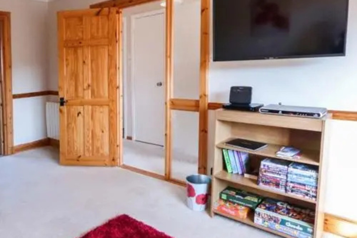 Room 2 of 11