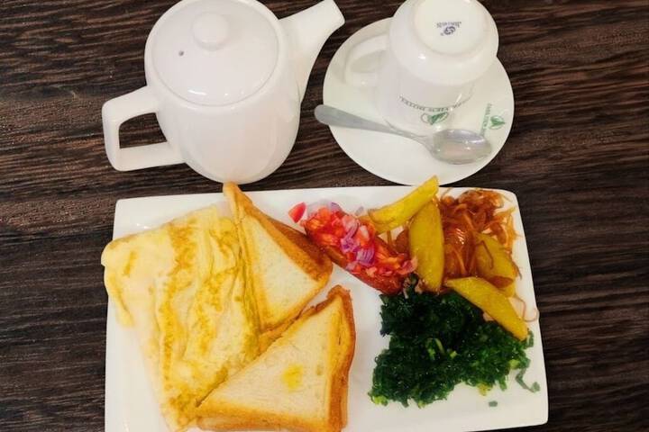 Breakfast/Coffee Service 36 of 55