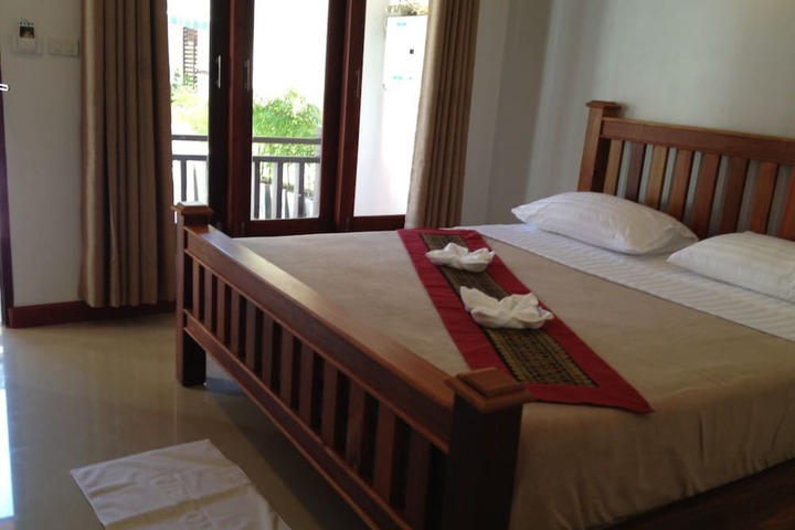 Room 2 of 32