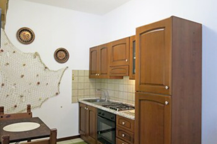 Room 10 of 14