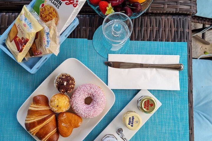 Breakfast/Coffee Service 81 of 114