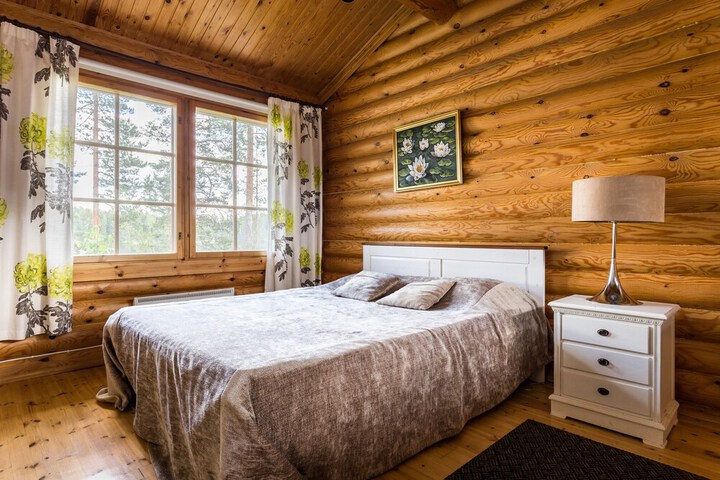 Room 10 of 185