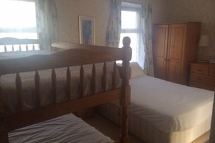 Room 10 of 12