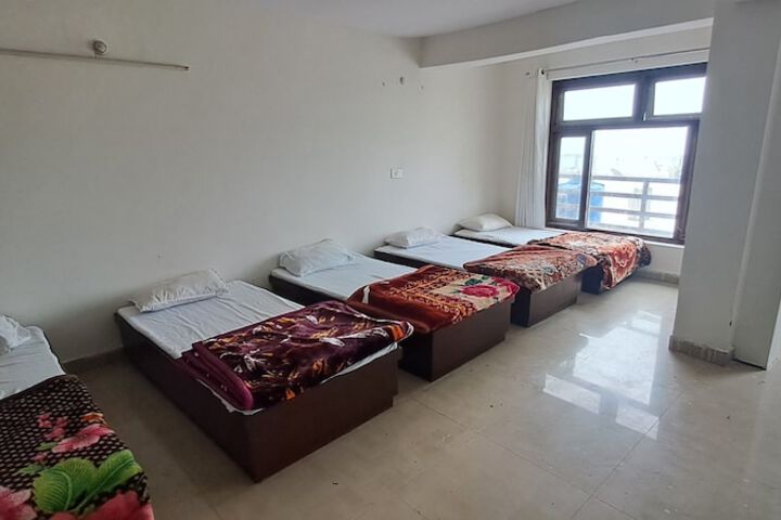 Room 9 of 14