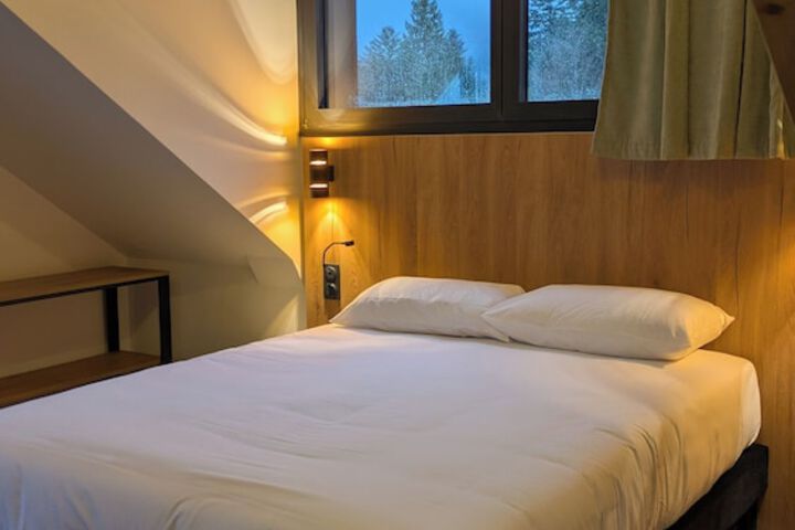 Room 4 of 27