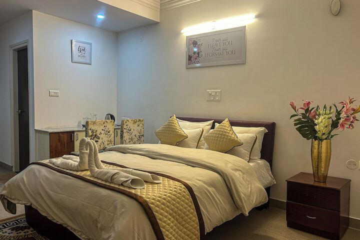 Room 13 of 21