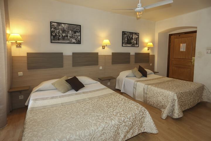 Room 8 of 30