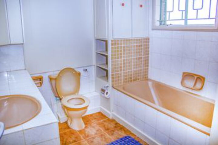Room 3 of 18