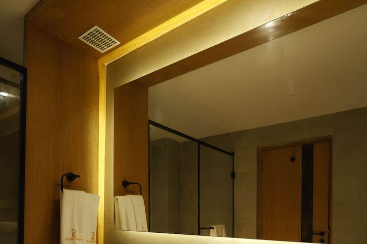 Room 17 of 32
