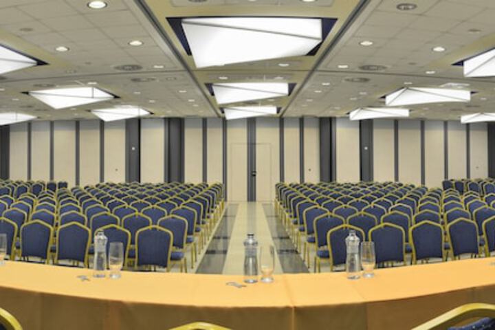 Business Center 41 of 47