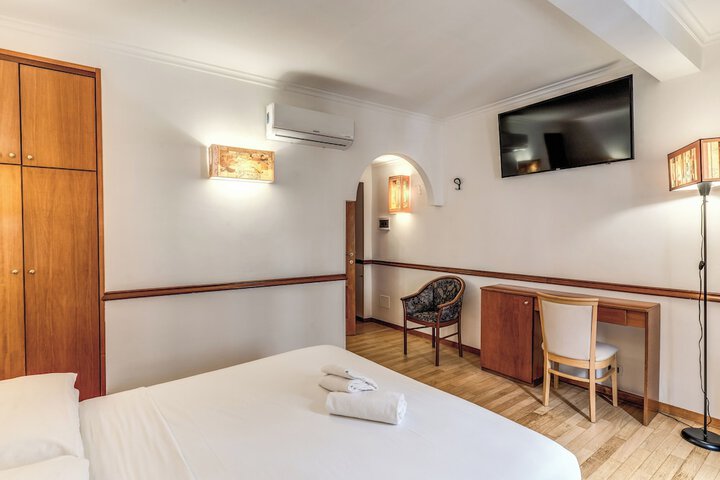Room 43 of 121
