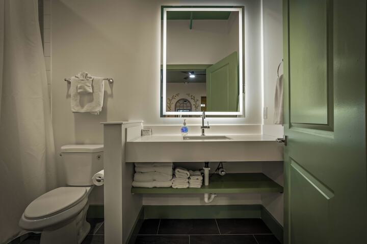 Room 48 of 111