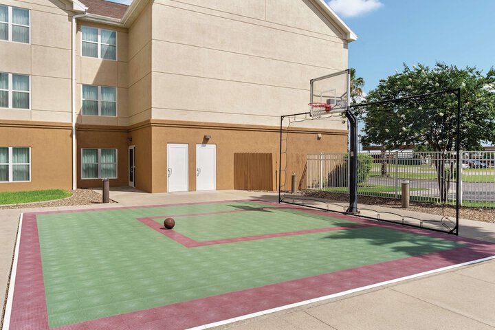 Sport court