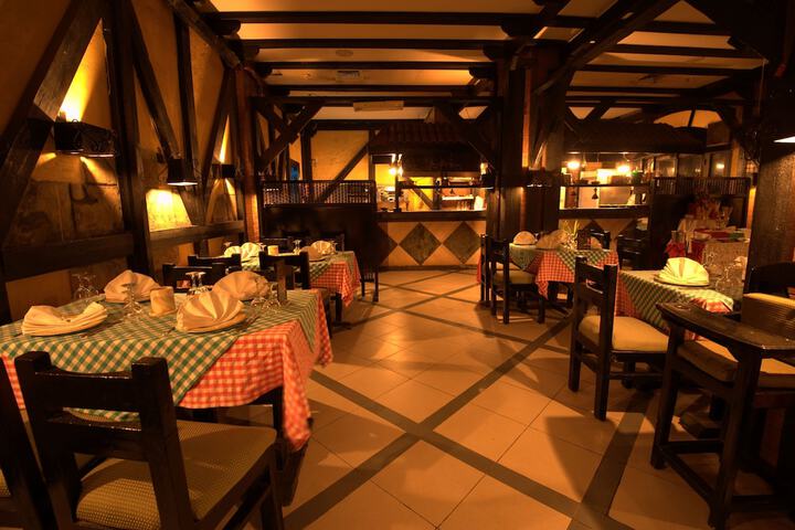 Dining 22 of 36