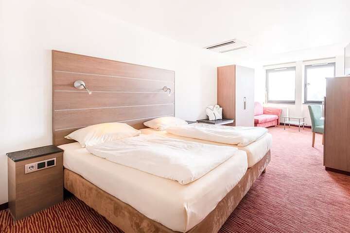 Room 14 of 130