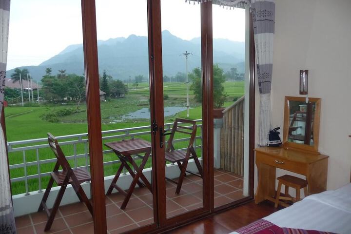 Room 5 of 33