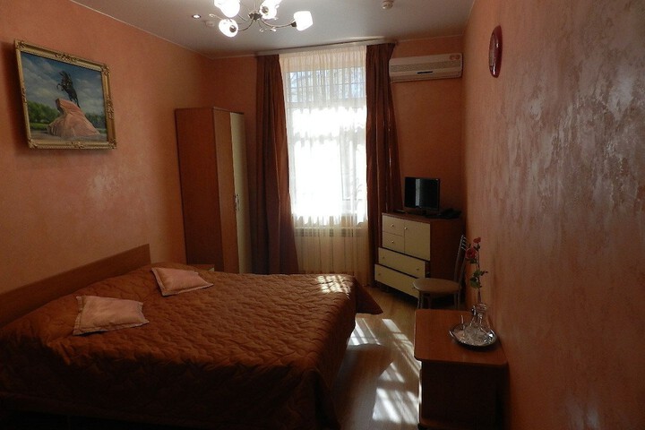 Room 6 of 34