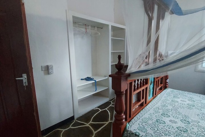 Room 17 of 52