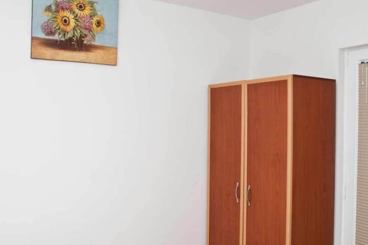 Room 6 of 53