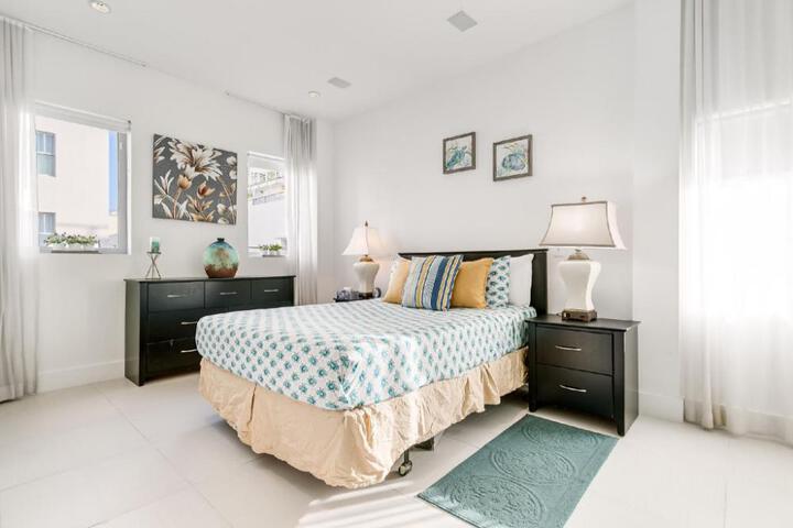 2 Bedroom 2 Bath Loft with Private Rooftop &  Hot Tub in Miami Beach, FL