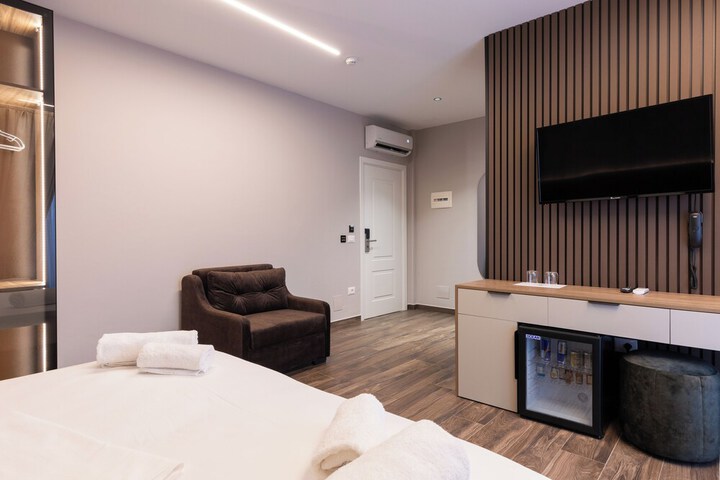 Room 42 of 141