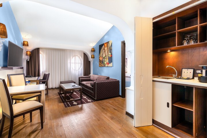 Room 36 of 105