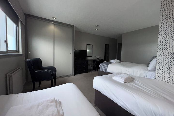 Room 49 of 106