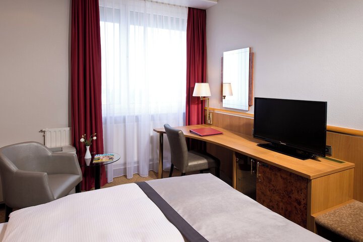 Room 25 of 61