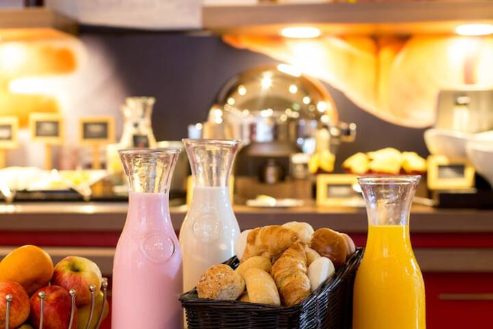 Breakfast/Coffee Service 83 of 119