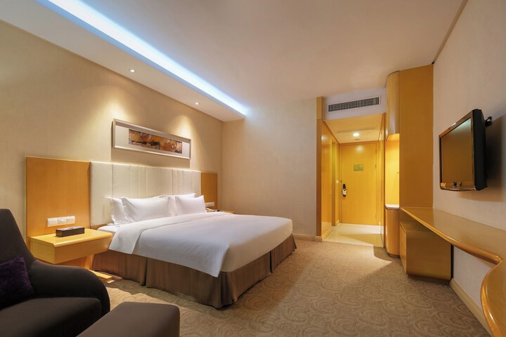 Room 6 of 42