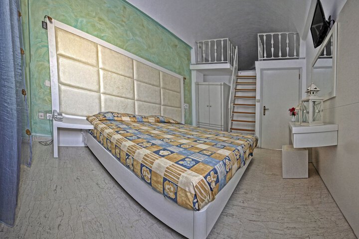 Room 5 of 39