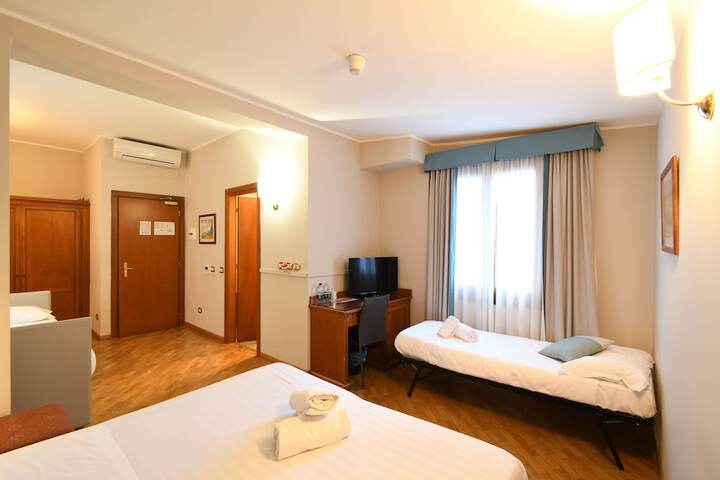 Room 9 of 45