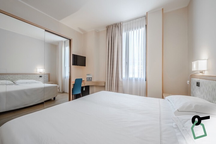 Room 15 of 72