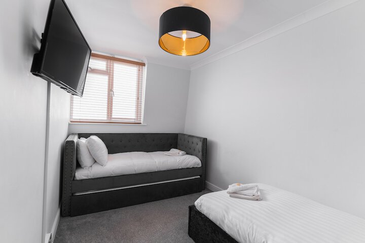 Room 12 of 87
