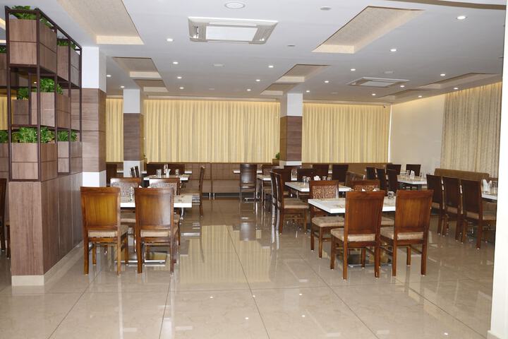 Dining 14 of 17
