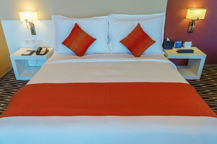 Room 4 of 37
