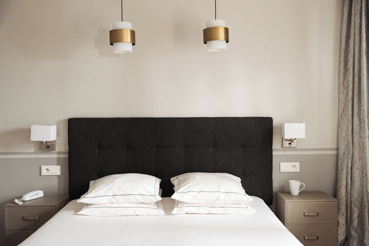 Room 16 of 37