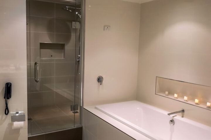 Room 45 of 100