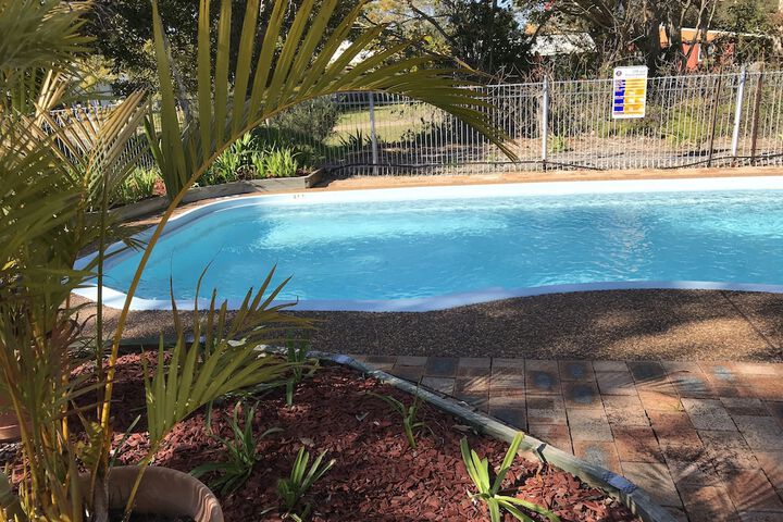 Pool 18 of 26