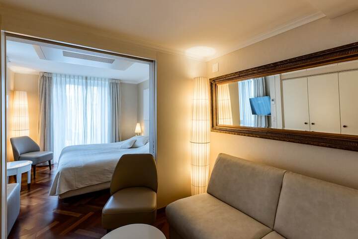 Room 28 of 70