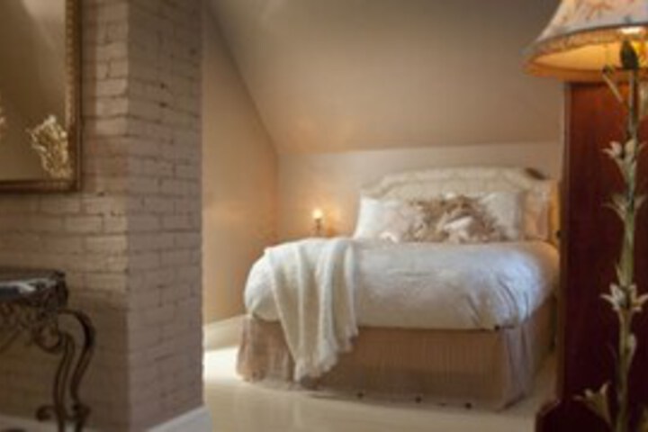 Room 15 of 36