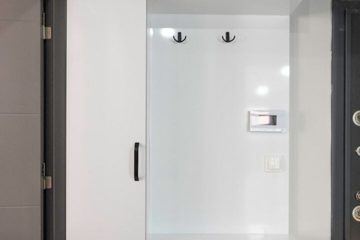 Room 140 of 293