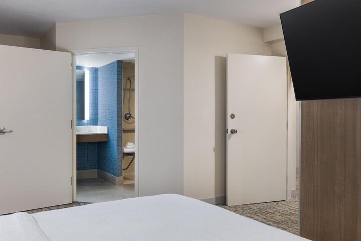 Room 52 of 68