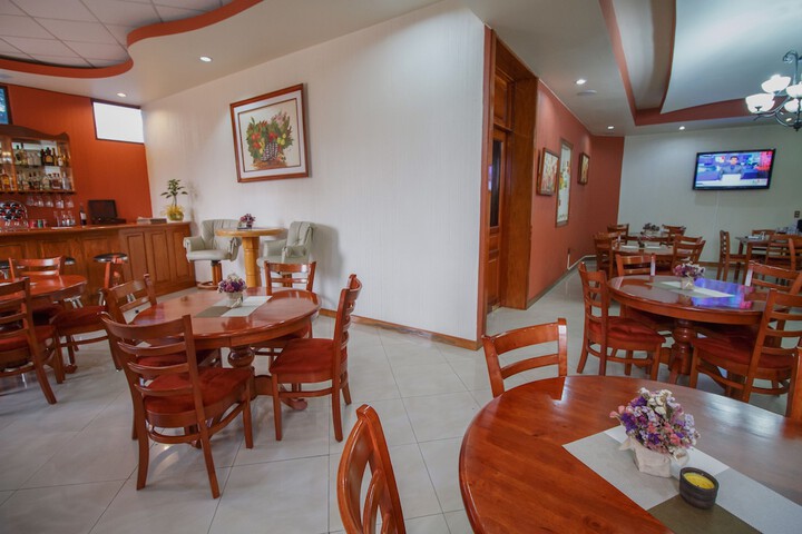 Dining 69 of 81
