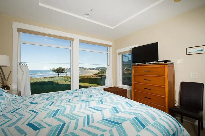 Room 2 of 10