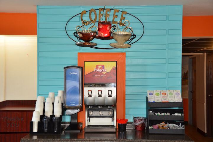 Breakfast/Coffee Service 28 of 33