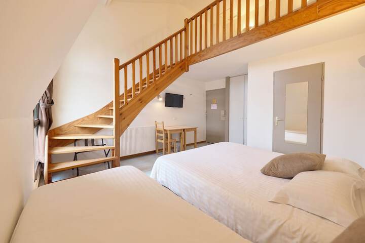 Room 28 of 114