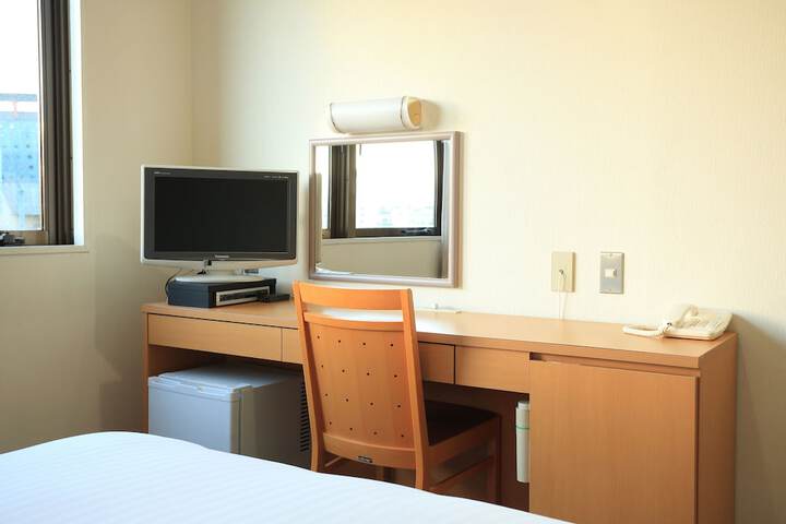 Room 11 of 23